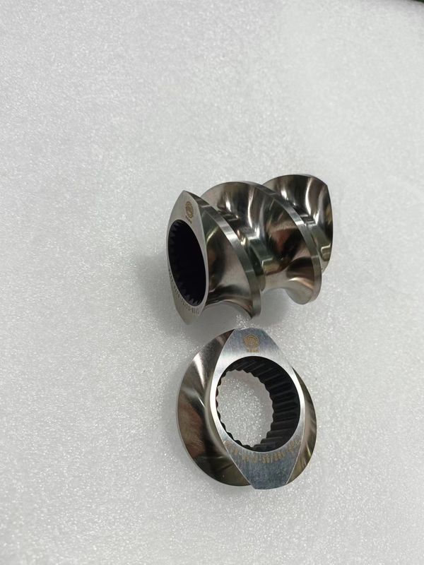 Elemento a vite di 40 mm di passo che incorpora la tecnica di lucidatura da sabbiatura, fornendo affidabilità nell'industria pesante