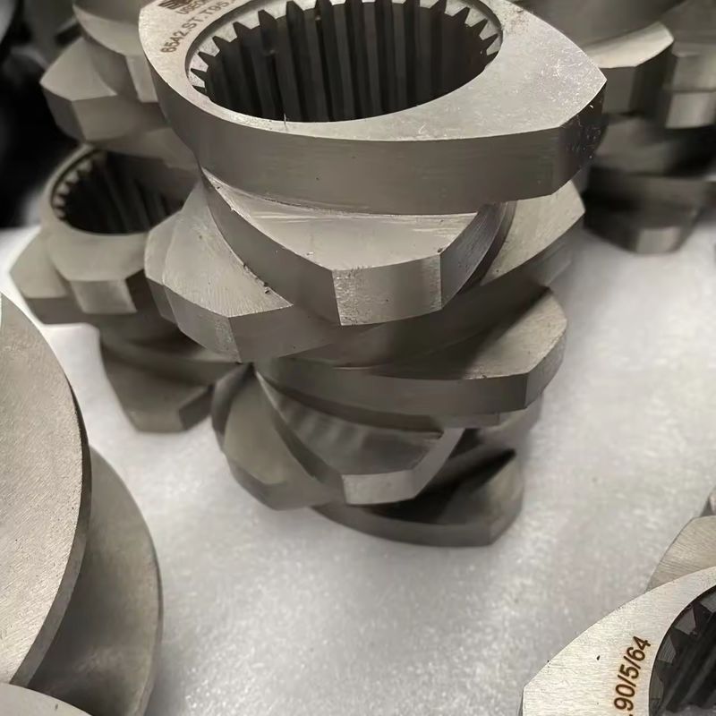 Segmento di elementi a vite per la macchina a due viti