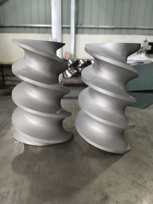 Fabbricazione di viti e barili per estrusori di plastica