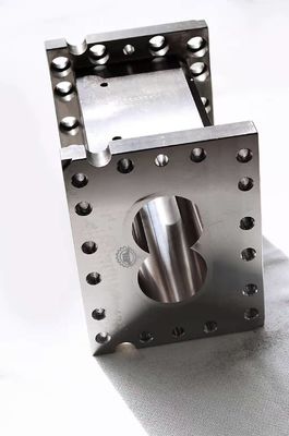 200 mm a 400 mm Extrusion Screw Barrel Extruder Barrel per la co-rotation